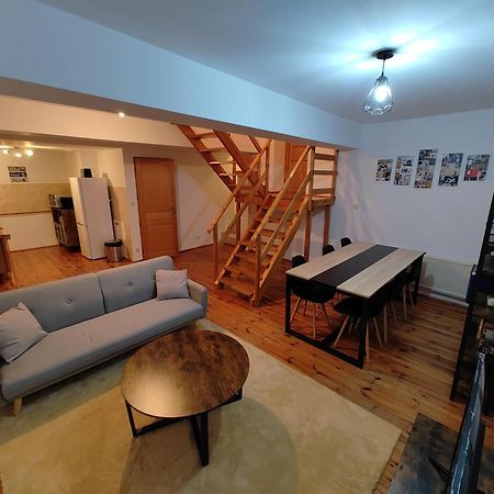 Cosy Triplex 3 Chambres Pont-de-lʼArche Buitenkant foto